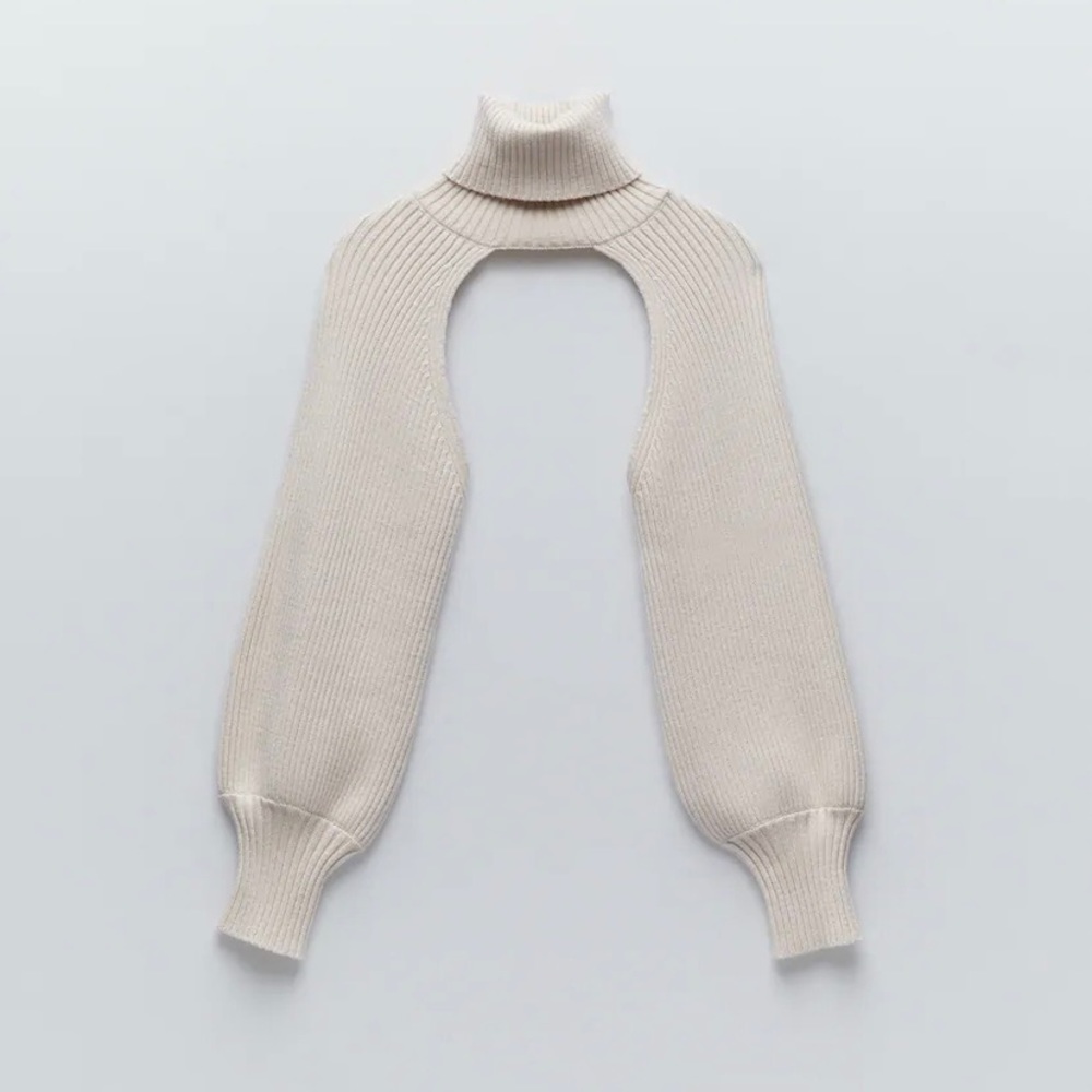Blogger favorite Zara arm warmer sweater